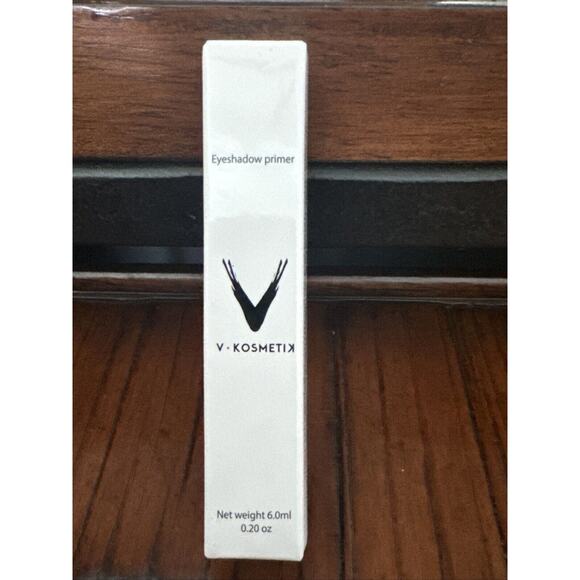 V KOSMETIK Eyeshadow Primer .20 Oz. Shade Light Medium Brand New In Box - Picture 2 of 5